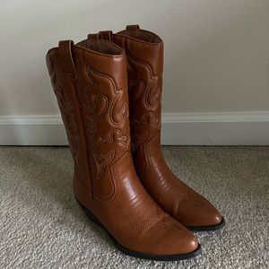 brown cowboy boots